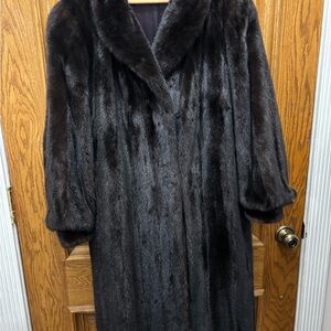 Long Vintage Genuine Mink Coat. worn only once. perfect condition